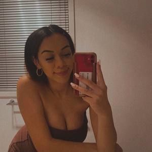 Meet your Posher, Chanelle